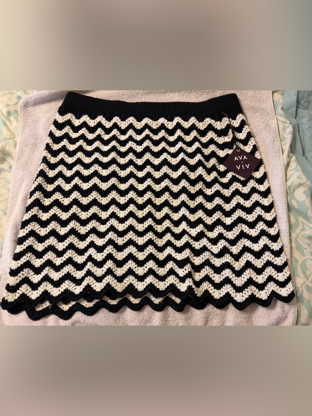 NWT Women’s Sweater Mini Skirt. Size: 2X (20/22)